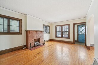 661 Surrey Ave E in St. Paul, MN - Foto de edificio - Building Photo