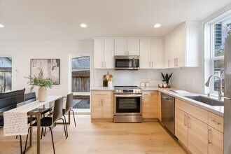 1033 NE 98th St in Seattle, WA - Building Photo - Building Photo