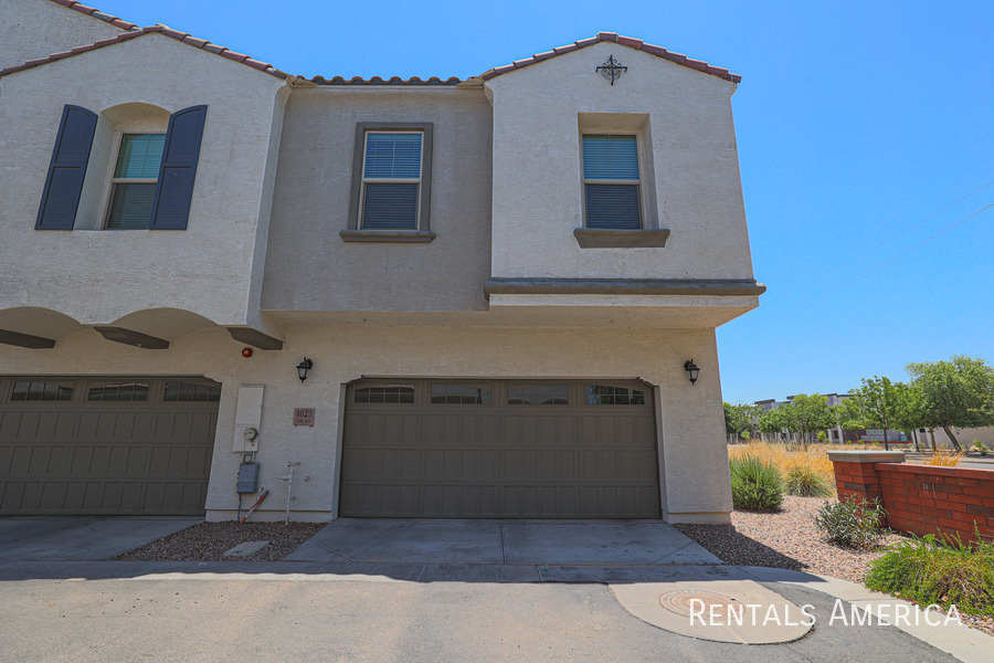 4023 E Erie St in Gilbert, AZ - Building Photo