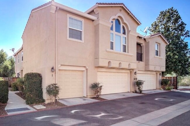 property at 3070 Sierra View Cir