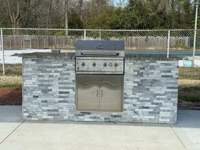 Christopher Crossing in Newport News, VA - Building Photo - Building Photo