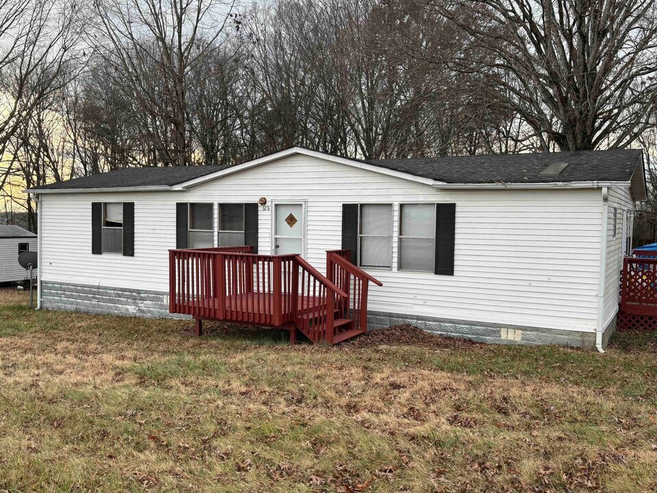 328 Old Concord Church Rd in Stony Point, NC - Building Photo