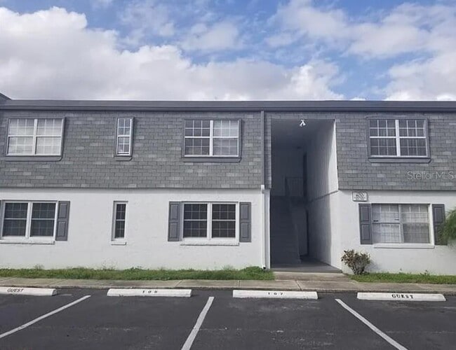 property at 1000 S Semoran Blvd