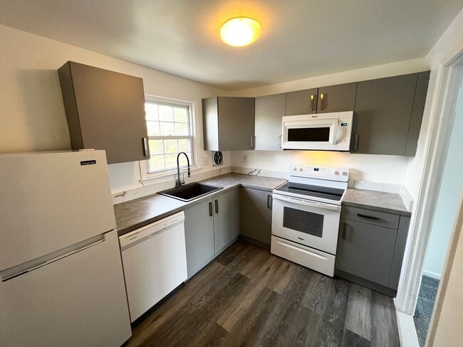 9 Grandview Dr in Farmington, CT - Building Photo - Building Photo