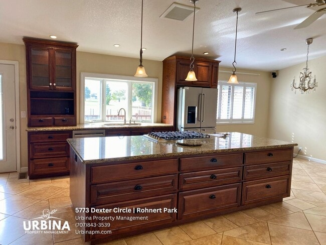 5773 Dexter Cir in Rohnert Park, CA - Building Photo - Building Photo