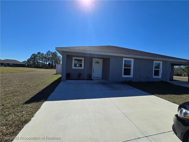 6803 Dickinson Dr in Sebring, FL - Building Photo - Building Photo