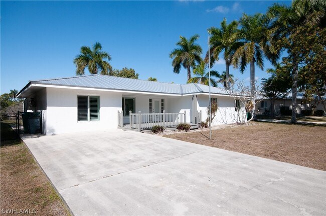 54 Liberty Ln in Naples, FL - Building Photo - Building Photo