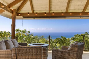 82-5909-5909 Coffee Royal Pl in Captain Cook, HI - Building Photo