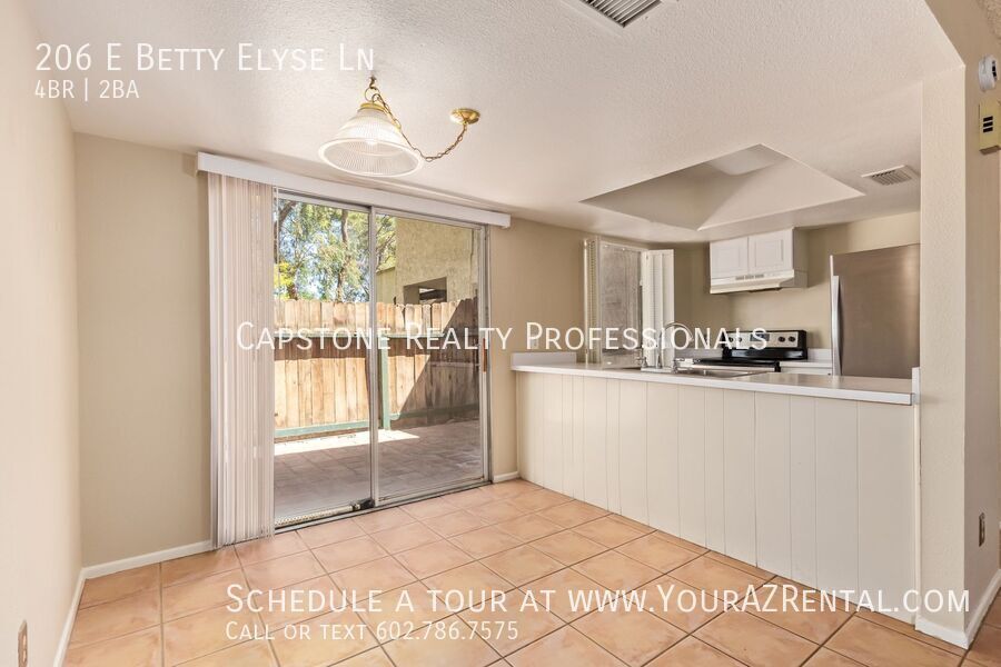 206 E Betty Elyse Ln in Phoenix, AZ - Building Photo