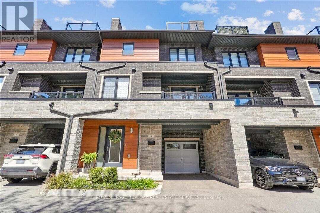 2071-2071 Ghent Ave in Burlington, ON - Building Photo