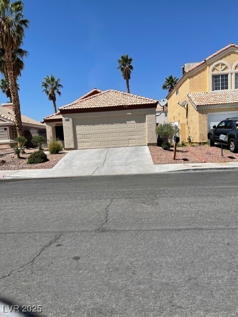 property at 1429 Lilac Breeze Cir