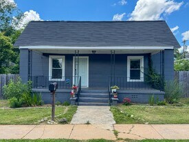 21 Webb St in Greenville, SC - Building Photo
