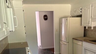 120 Peters Ln in Stratford, CT - Building Photo - Building Photo