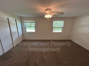 1404 Crown Point Ct in Dayton, OH - Building Photo - Building Photo