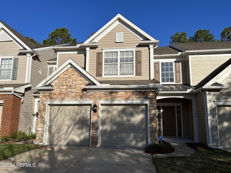 11249 Castlemain Cir N in Jacksonville, FL - Building Photo