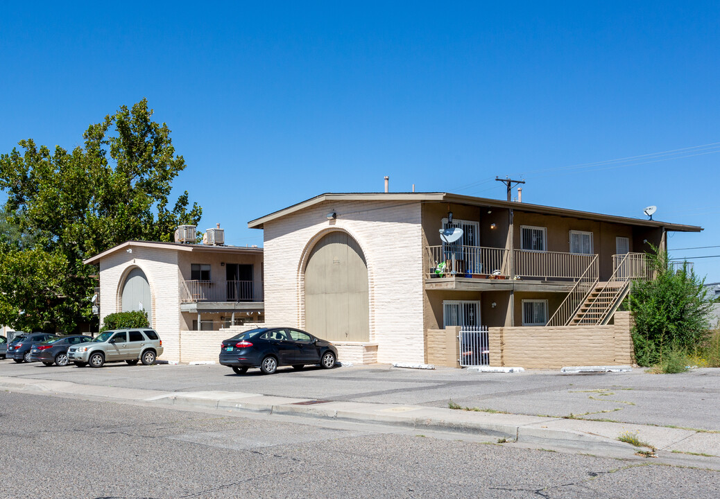 11901 - 11013 in Albuquerque, NM - Building Photo