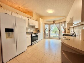 1933 Olivia Cir in Apopka, FL - Foto de edificio - Building Photo