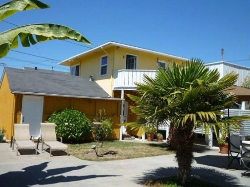 Harbor Place in Santa Cruz, CA - Building Photo