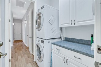 2730 NW 42nd Pl in Cape Coral, FL - Building Photo - Building Photo