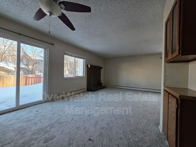 4925 Rollins Dr in Anchorage, AK - Building Photo - Building Photo