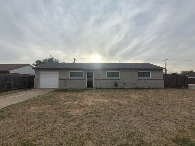 property at 1400 Delmar St