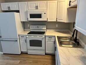 8268 W Magnum Dr, Unit UnitA in Arizona City, AZ - Building Photo - Building Photo