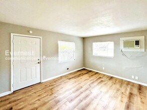 10546 106th Ave N in Largo, FL - Building Photo - Building Photo