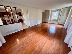 9573 Saratoga Dr in Pittsburgh, PA - Foto de edificio - Building Photo