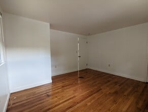 56 N Main St in Beacon Falls, CT - Building Photo - Building Photo