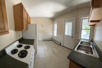9 Hickok Pl in Burlington, VT - Building Photo - Building Photo