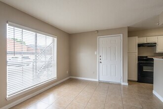 Breckenridge At Cityview in Houston, TX - Building Photo - Interior Photo