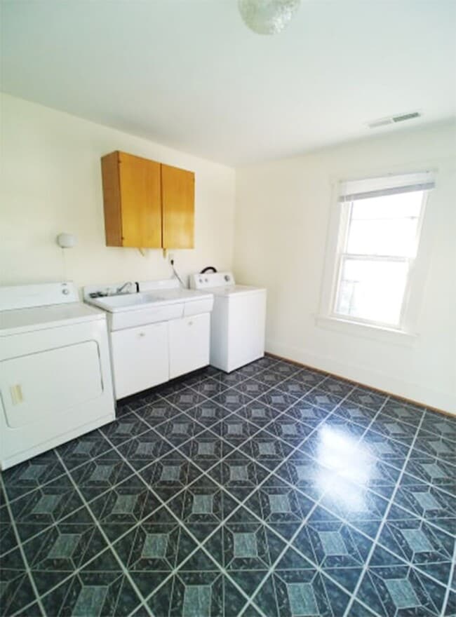 910-914 N 11th Street