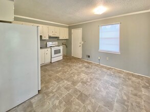 2128 Oaktop Dr in Gaston, SC - Foto de edificio - Building Photo