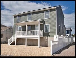 7 Princeton Ave in Lavallette, NJ - Building Photo