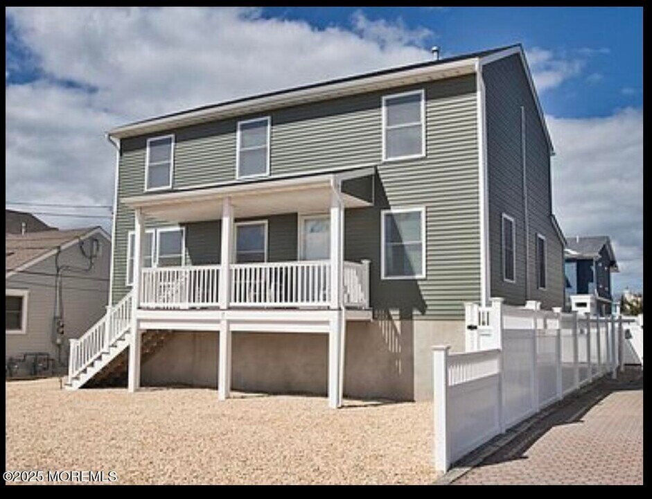 7 Princeton Ave in Lavallette, NJ - Building Photo