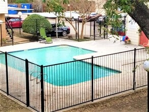 6646 E Lovers Ln, Unit 1308 in Dallas, TX - Foto de edificio - Building Photo