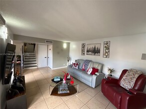 2236 White Pine Cir in Greenacres, FL - Building Photo - Building Photo