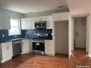452 5th Ave-Unit -1 in Cedarhurst, NY - Building Photo - Building Photo