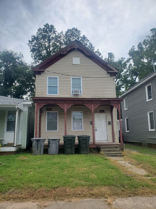 225 Lee St in Hampton, VA - Foto de edificio