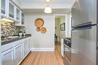 1209 Pine St, Unit 1209 Pine Apt #2 in Muskegon, MI - Foto de edificio - Building Photo