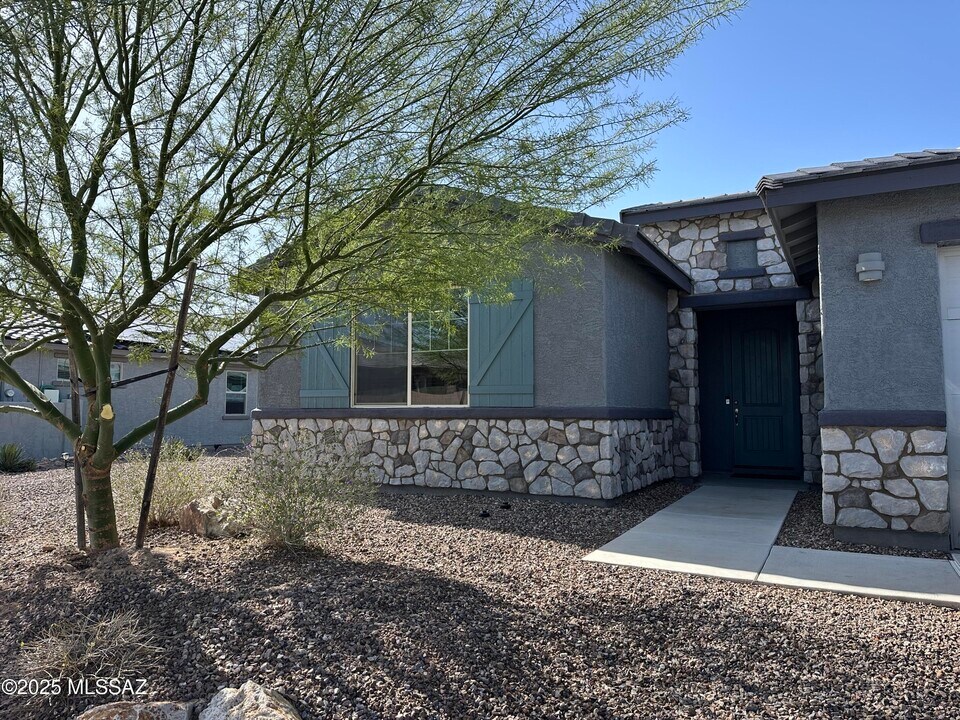 2238 W Azure Creek Loop in Oro Valley, AZ - Building Photo