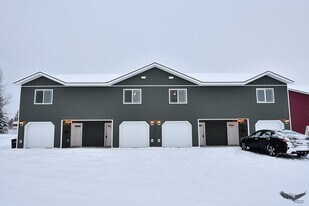 130 Lewis St in North Pole, AK - Building Photo
