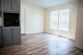 2555 Lee Turner Rd in Cleveland, TX - Building Photo - Building Photo