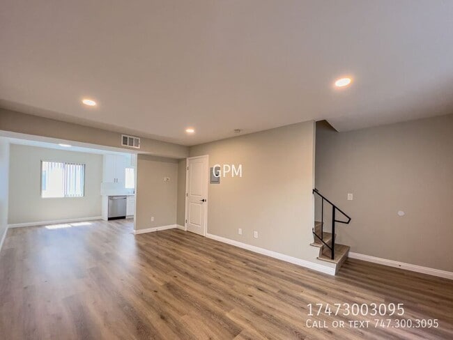 137 Carr Dr in Glendale, CA - Building Photo - Building Photo