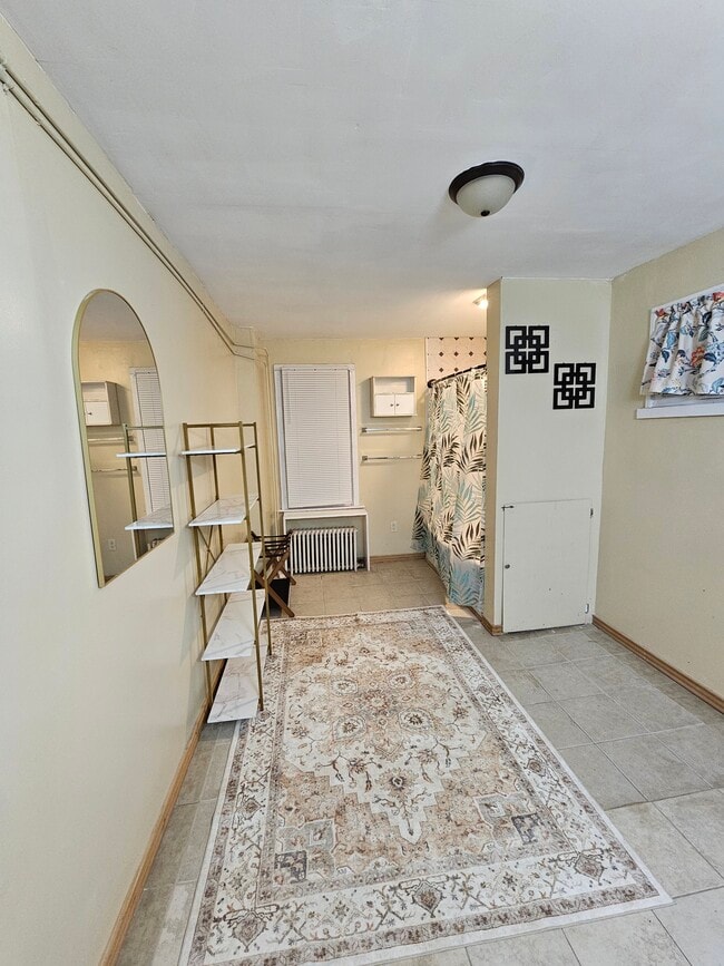 property at 1253 W Arch St
