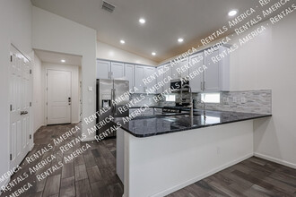 3923 E Desert Broom Dr in Chandler, AZ - Building Photo - Building Photo