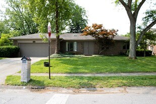 6723 Balmoral Rd in Indianapolis, IN - Building Photo