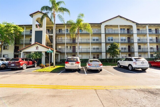 12900 SW 13th St in Pembroke Pines, FL - Building Photo - Building Photo