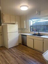 240 Albert Ct in Healdsburg, CA - Building Photo - Building Photo