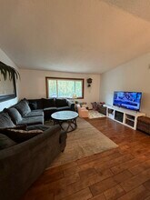 7535 Bittersweet Dr in Eden Prairie, MN - Building Photo - Building Photo